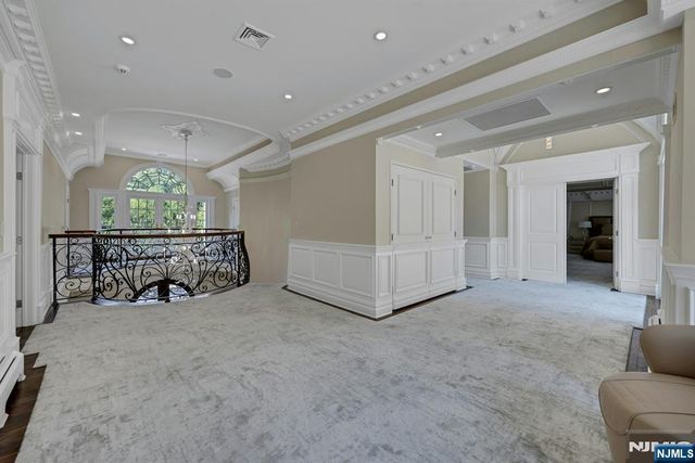 186 Hoover Drive, Cresskill, NJ 07626