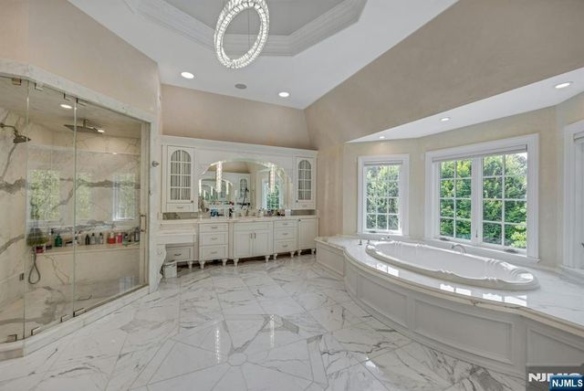 186 Hoover Drive, Cresskill, NJ 07626