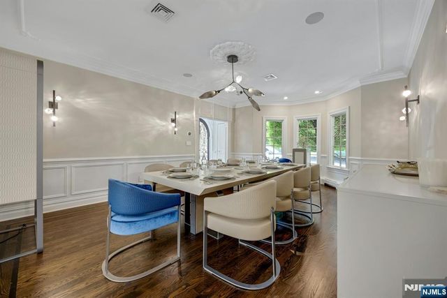 186 Hoover Drive, Cresskill, NJ 07626