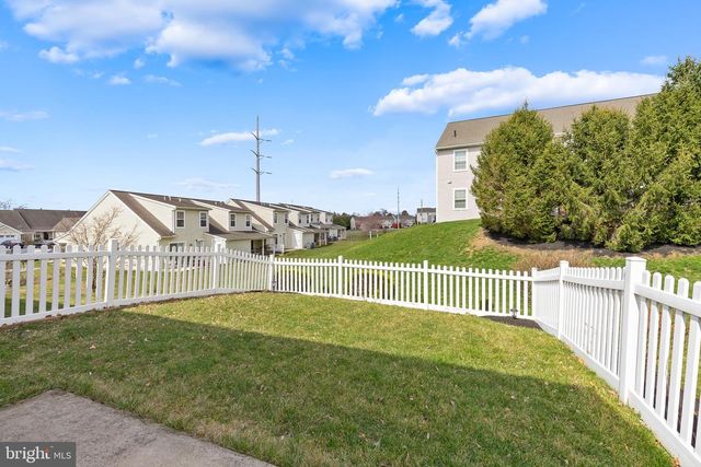 521 FOX RIDGE LN, Lebanon, PA 17042