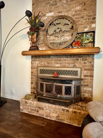 111 Bison Trl, Longview, TX 75605