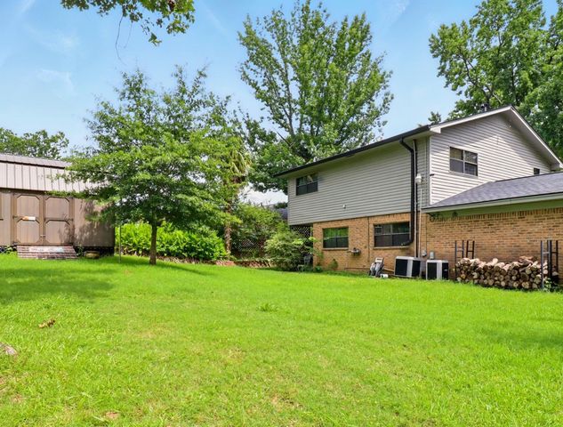 111 Bison Trl, Longview, TX 75605