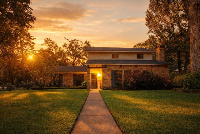 111 Bison Trl, Longview, TX 75605