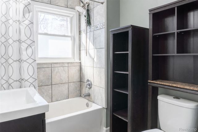 4701 Clintonville Road, Village Of Clarkston, MI 48346