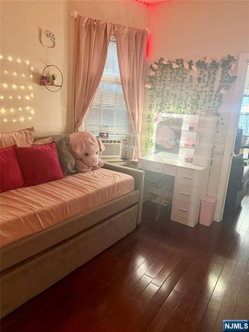 1300 Central 2L, Union City, NJ 07087