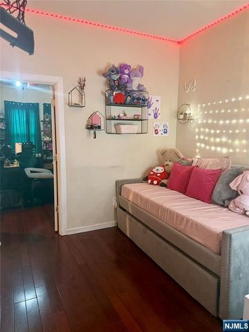 1300 Central 2L, Union City, NJ 07087