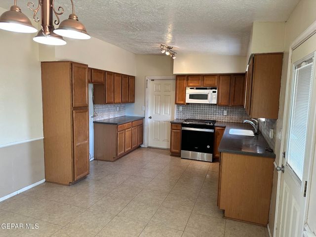 5608 SARAH ANNE Avenue, El Paso, TX 79924