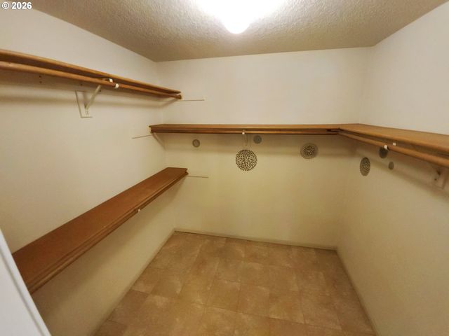 2935 ASCOT Cir, West Linn, OR 97068