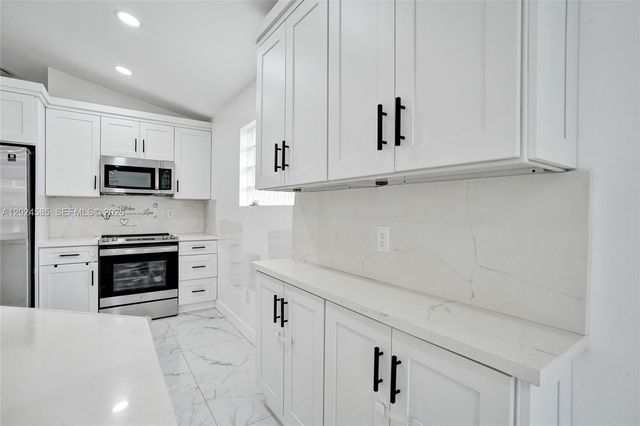 4108 Sapphire Ter, Weston, FL 33331