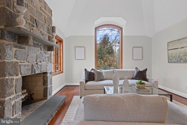 525 N SWARTHMORE AVE, Swarthmore, PA 19081