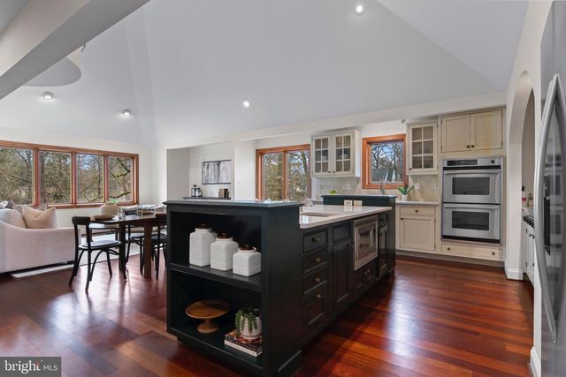 525 N SWARTHMORE AVE, Swarthmore, PA 19081