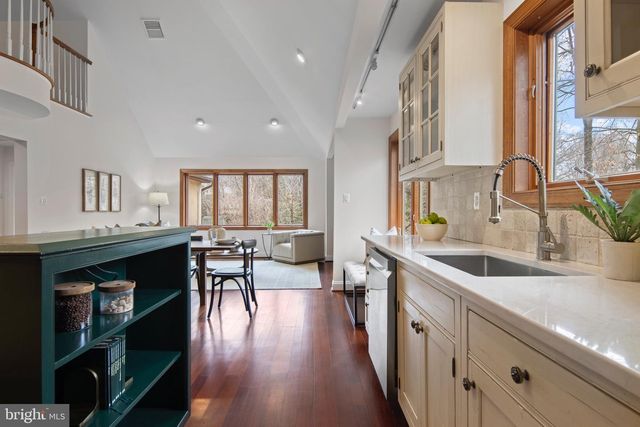 525 N SWARTHMORE AVE, Swarthmore, PA 19081