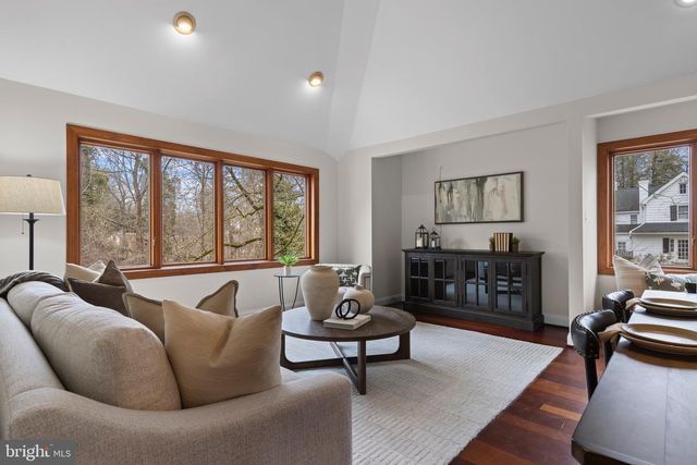 525 N SWARTHMORE AVE, Swarthmore, PA 19081