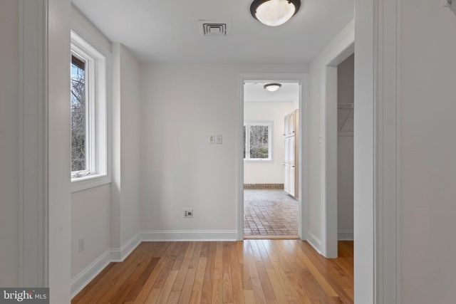 525 N SWARTHMORE AVE, Swarthmore, PA 19081