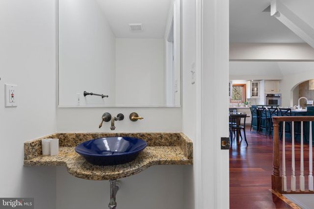 525 N SWARTHMORE AVE, Swarthmore, PA 19081