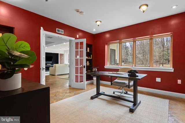 525 N SWARTHMORE AVE, Swarthmore, PA 19081