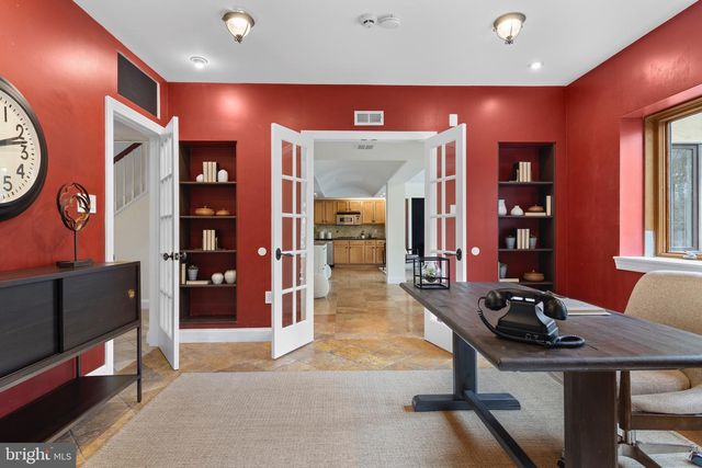 525 N SWARTHMORE AVE, Swarthmore, PA 19081