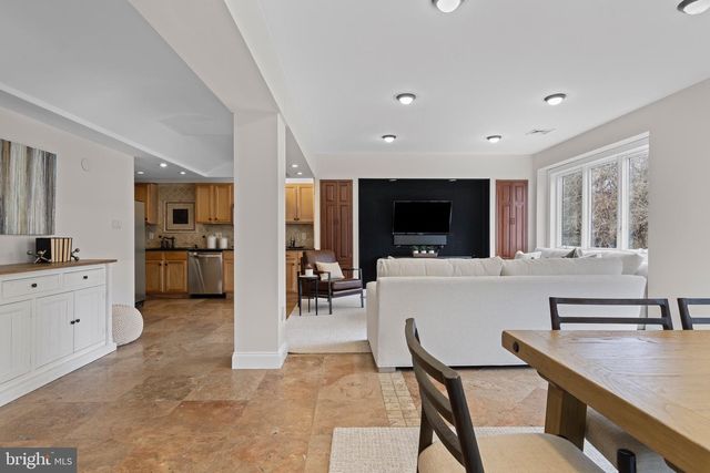 525 N SWARTHMORE AVE, Swarthmore, PA 19081