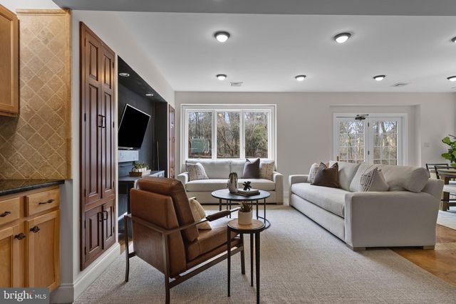 525 N SWARTHMORE AVE, Swarthmore, PA 19081