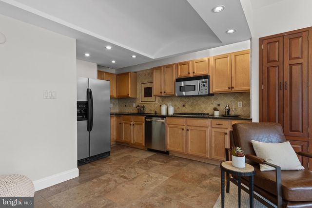 525 N SWARTHMORE AVE, Swarthmore, PA 19081