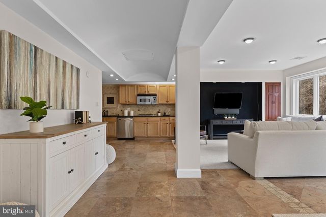 525 N SWARTHMORE AVE, Swarthmore, PA 19081