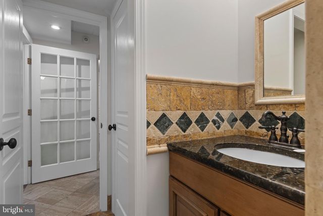 525 N SWARTHMORE AVE, Swarthmore, PA 19081