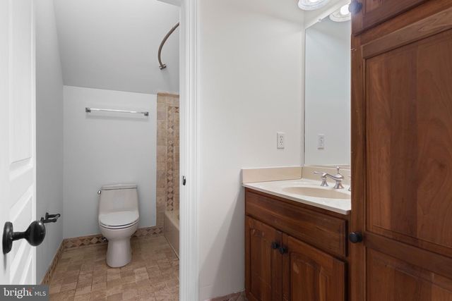 525 N SWARTHMORE AVE, Swarthmore, PA 19081