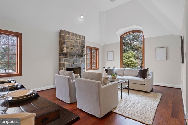 525 N SWARTHMORE AVE, Swarthmore, PA 19081