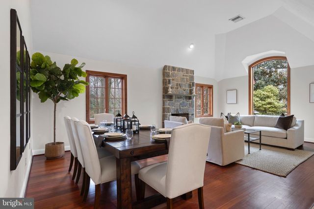 525 N SWARTHMORE AVE, Swarthmore, PA 19081