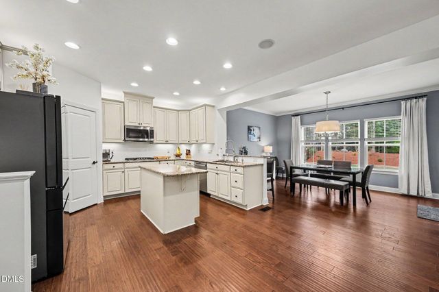 66 Dover Grant Court, Chapel Hill, NC 27517