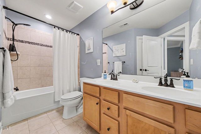 66 Dover Grant Court, Chapel Hill, NC 27517