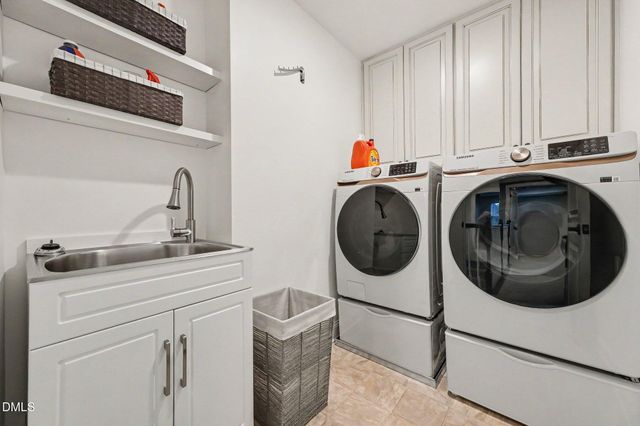 66 Dover Grant Court, Chapel Hill, NC 27517
