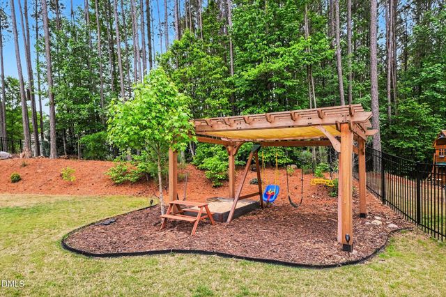 66 Dover Grant Court, Chapel Hill, NC 27517