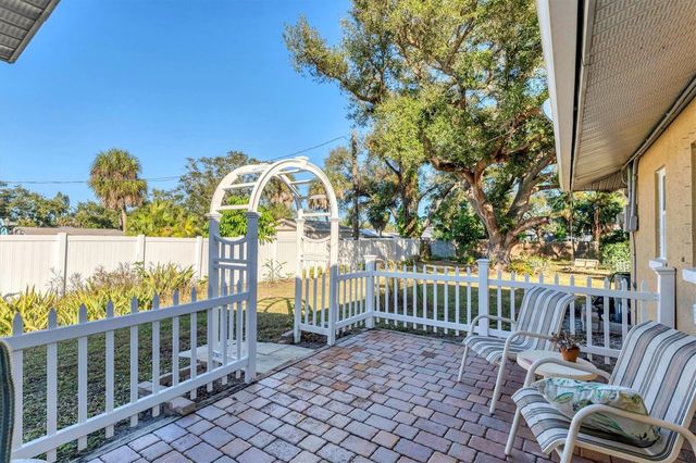 2745 ARROWHEAD ROAD, Venice, FL 34293