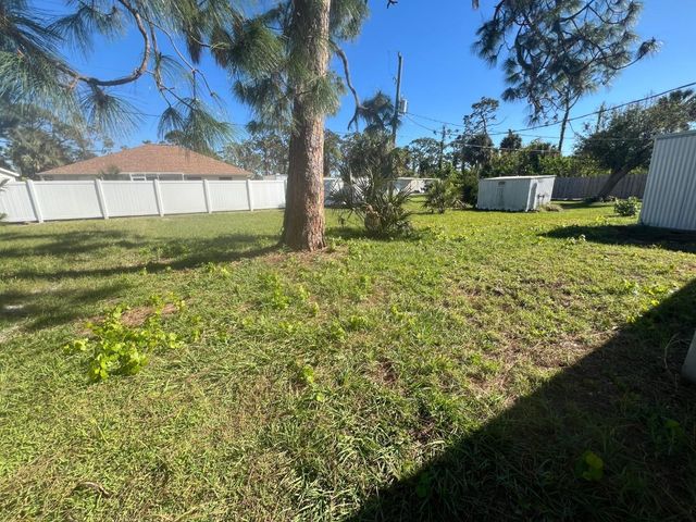 735 BERTREND STREET, Englewood, FL 34223