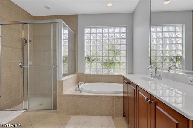 2137 Isla De Palma CIR, Naples, FL 34119