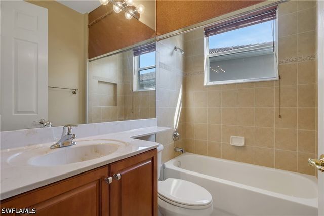 2137 Isla De Palma CIR, Naples, FL 34119