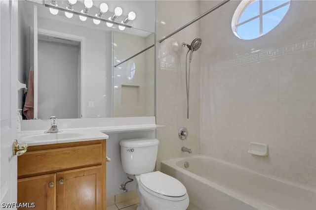 2137 Isla De Palma CIR, Naples, FL 34119