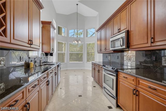 2137 Isla De Palma CIR, Naples, FL 34119