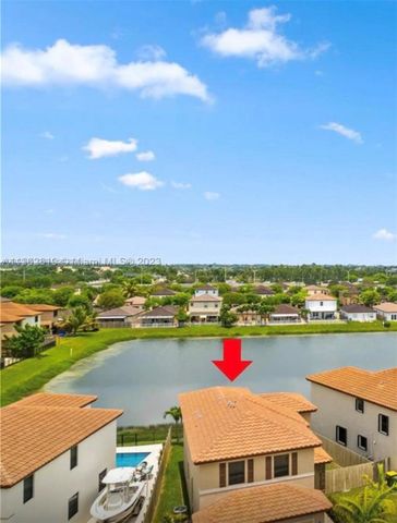 2401 NE 2nd Dr, Homestead, FL 33033