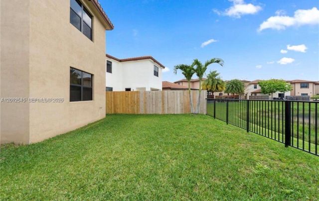 2401 NE 2nd Dr, Homestead, FL 33033