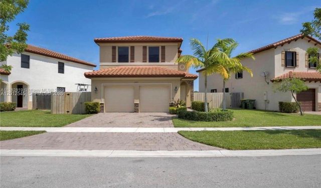2401 NE 2nd Dr, Homestead, FL 33033