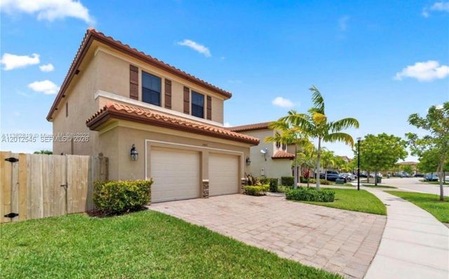2401 NE 2nd Dr, Homestead, FL 33033