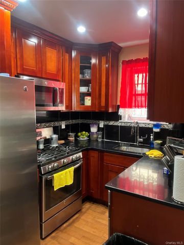 547 S 11th Avenue, Mount Vernon, NY 10550