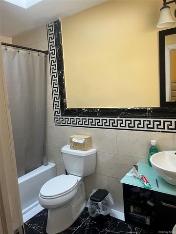 547 S 11th Avenue, Mount Vernon, NY 10550