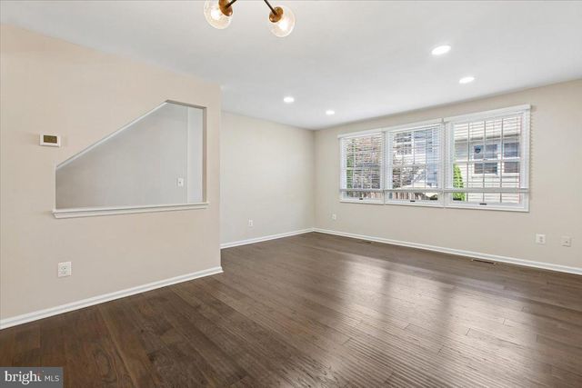 5071 9TH ST S, Arlington, VA 22204