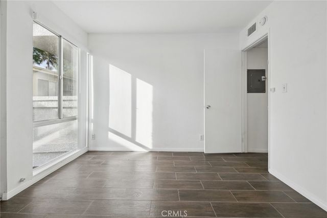 20134 Leadwell Street 263, Winnetka, CA 91306