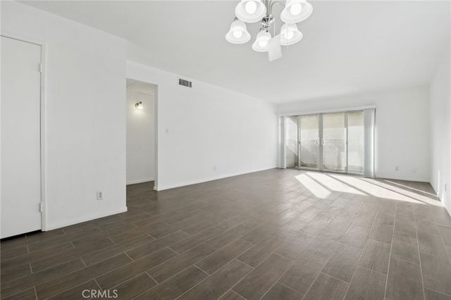 20134 Leadwell Street 263, Winnetka, CA 91306