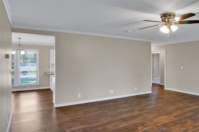 513 E B. Street, Jenks, OK 74037