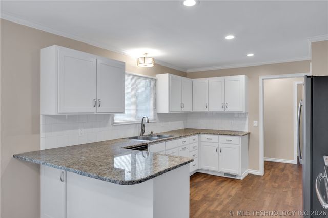 513 E B. Street, Jenks, OK 74037